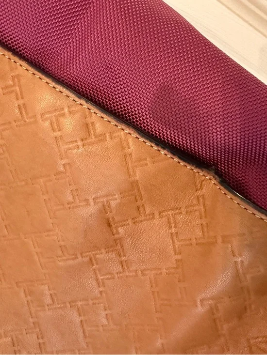 TUMI TICON WOMENS TRAVEL TOTE BAG IN RASPBERRY AND CARMEL 💫 - Picture 4 of 7